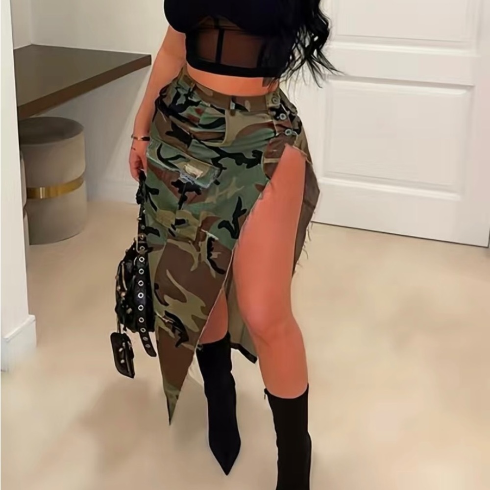 Camouflage Skirt With Split - image 6